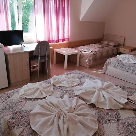 Apartments Ivelin Łozenec Zewnętrze zdjęcie